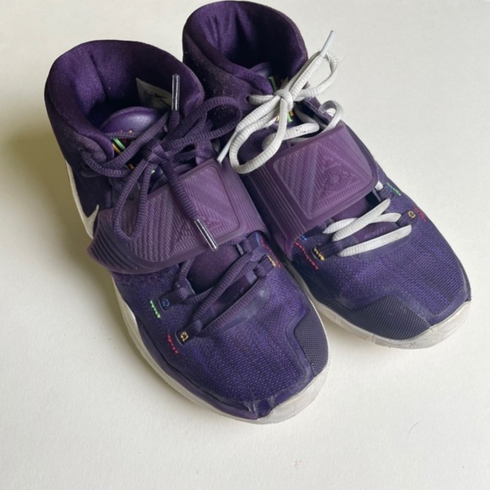 Nike Basketball Shoes Purple Strap Sneakers Athletic Kids Size 6Y‎